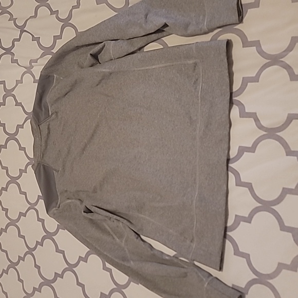 Lululemon Men's Activewear V Neck Gray Pullover Reflective Sweater Men's M - Picture 2 of 4